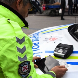 2026 Trafik Cezaları Tam Listesi: Zamlı Fiyatlar ve İndirimli Ödeme Tutarları