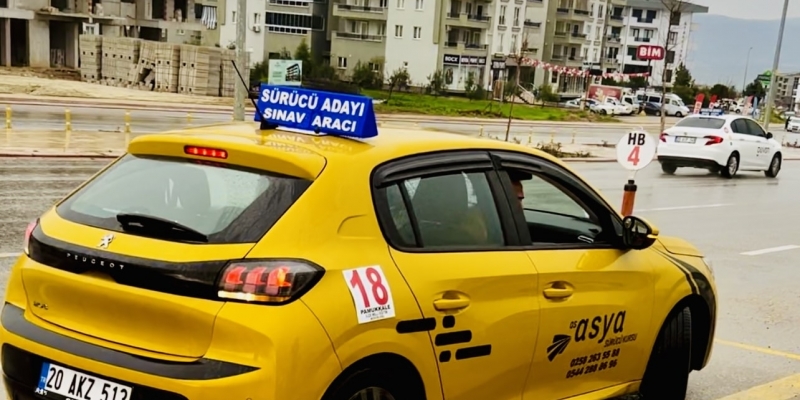 Denizli'de Sürücü Olmanın Anahtarı: Kaliteli Eğitimle Güvenli Yolculuklar